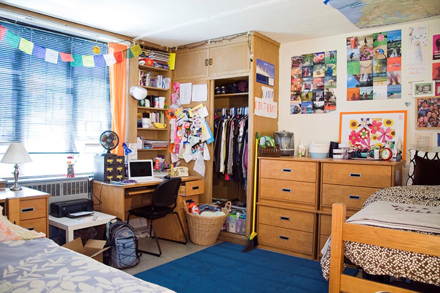 5 Things Every College Dorm Room Needs – The Pelladium