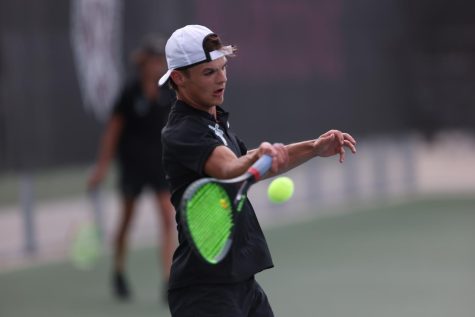 Dutch Tennis Sweeps State Qualifying Spots